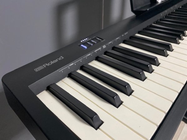 Tirane, shes Organo Roland FP-10, 88 taste të rënduara (weighted keys) 500 €