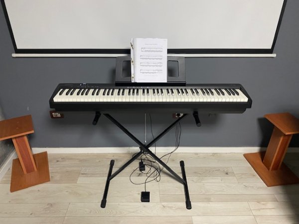 Tirane, shes Organo Roland FP-10, 88 taste të rënduara (weighted keys) 500 €