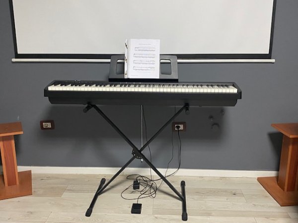Tirane, shes Organo Roland FP-10, 88 taste të rënduara (weighted keys) 500 €