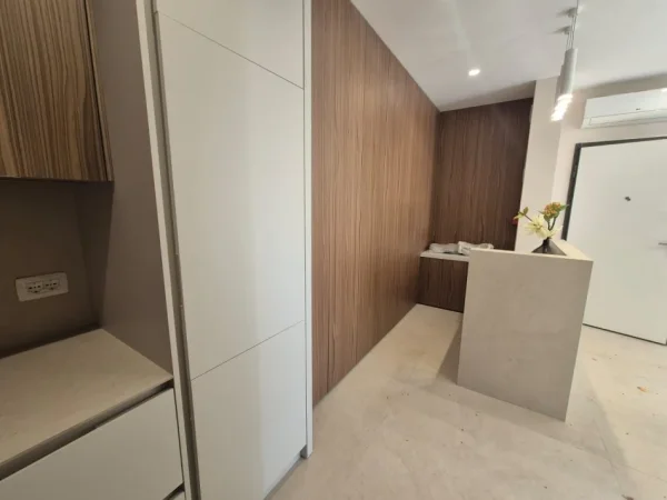 Tirane, jepet me qera ambjent biznesi Kati 2, 100 m² 1.500 € (MYSLYM SHYRI)