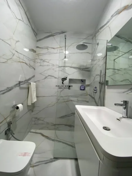 Tirane, jepet me qera zyre Kati 7, 130 m² 2.000 € (BLLOK)