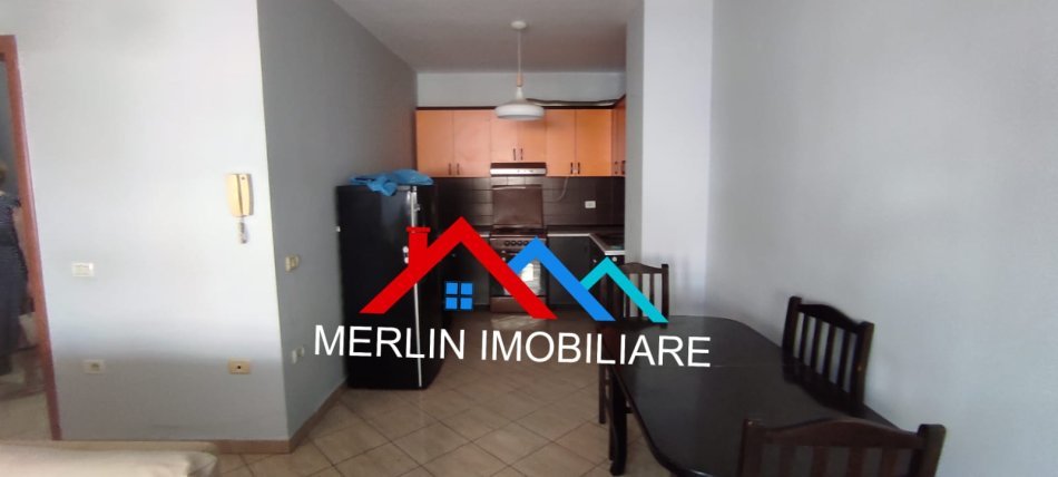 Tirane, jepet me qera apartament 1+1+Ballkon Kati 6, 74 m² 560 € (SELVIA)