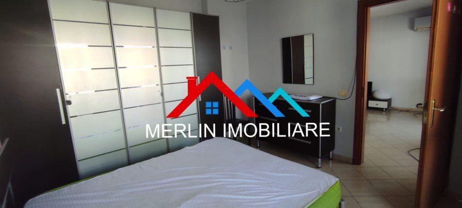 Tirane, jepet me qera apartament 1+1+Ballkon Kati 6, 74 m² 560 € (SELVIA)