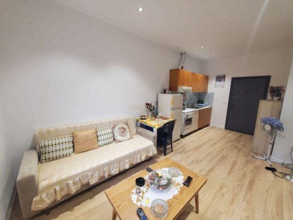 Tirane, jepet me qera apartament 1+1+Aneks , 1 m² 300 € (Fresku)