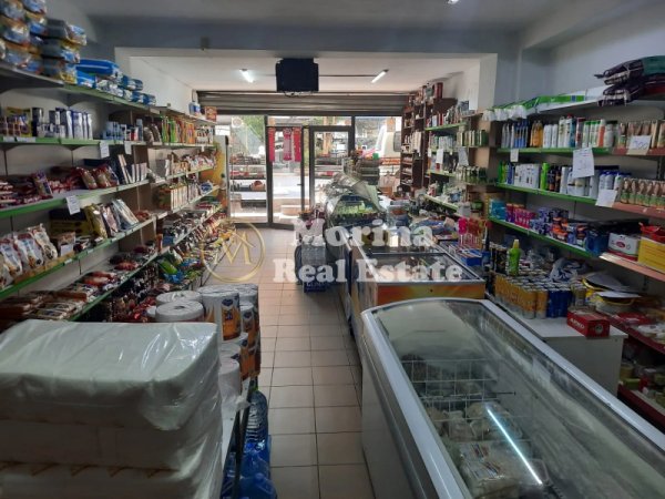 Tirane, jepet me qera ambjent biznesi Kati 1, 80 m² 600 € (Porcelan)