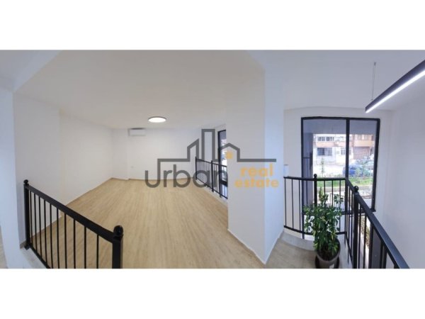 Tirane, jap me qera ambjent biznesi Kati 0, 130 m² 1.000 € (Pazari i Ri)