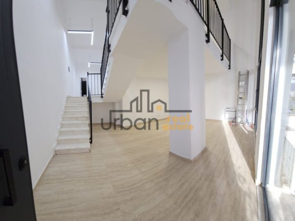 Tirane, jap me qera ambjent biznesi Kati 0, 130 m² 1.000 € (Pazari i Ri)