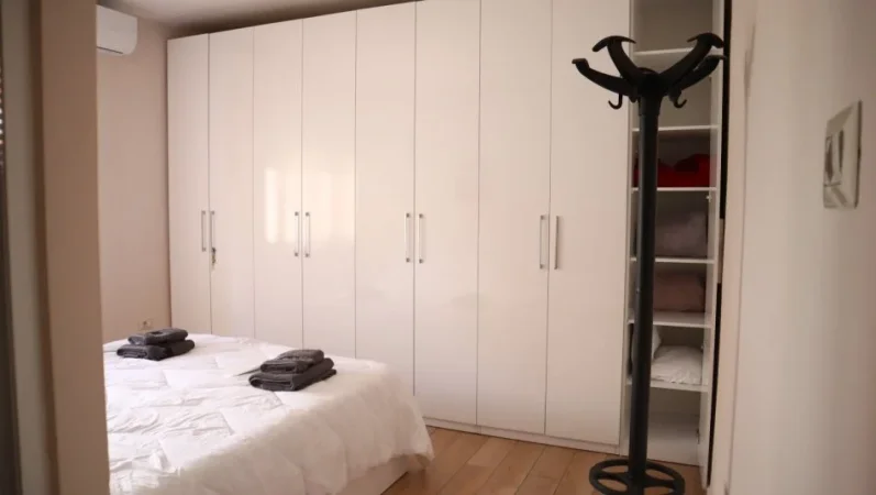Tirane, jepet me qera apartament 2+1 Kati 2, 54 m² 520 € 
