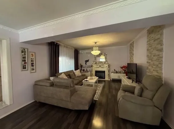 Tirane, jepet me qera zyre Kati 0, 120 m² 2.500 € (BLLOK)