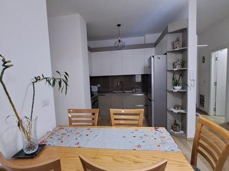 Tirane, jepet me qera apartament 2+1+2+Ballkon Kati 1, 85 m² 700 € (Don Bosko)