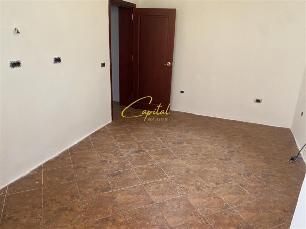 Tirane, jepet me qera zyre Kati 2, 51 m² 650 € (RRUGA NIKOLLA TUPE)