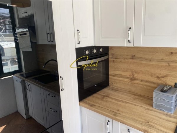 Tirane, jepet me qera zyre Kati 2, 51 m² 650 € (RRUGA NIKOLLA TUPE)