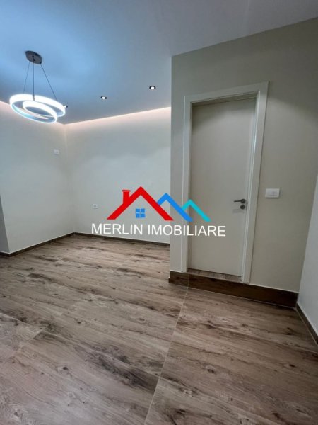 Tirane, jepet me qera ambjent biznesi Kati 1, 30 m² 800 € (RRUGA MYSLYM SHYRI)