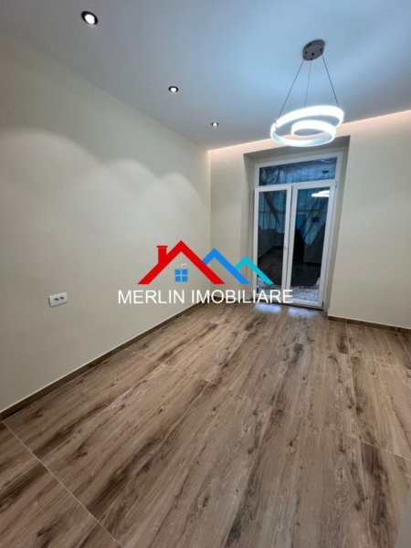 Tirane, jepet me qera ambjent biznesi Kati 1, 30 m² 800 € (RRUGA MYSLYM SHYRI)