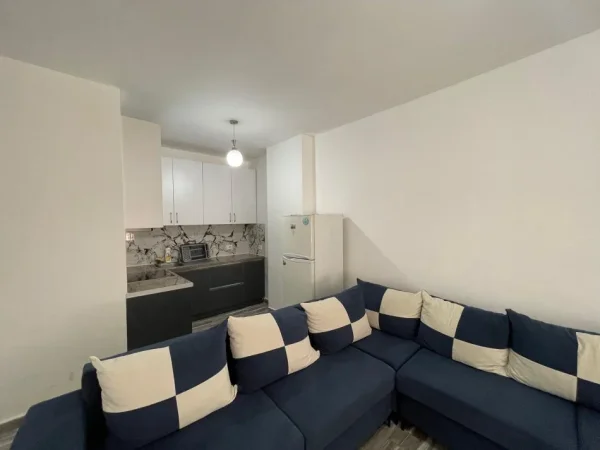 Tirane, jepet me qera apartament 1+1+Aneks+Ballkon Kati 6, 1 m² 450 € (astir)