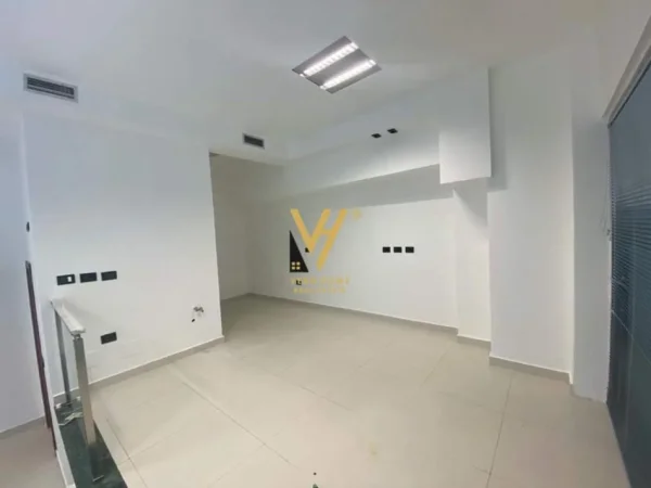 Tirane, jepet me qera dyqan Kati 0, 40 m² 250 € (KODRA E DIELLIT)