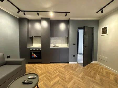 Tirane, shitet apartament 1+1+Ballkon +1 Garsionere Kati 5, 107 m² 268.000 € (Mine Peza)