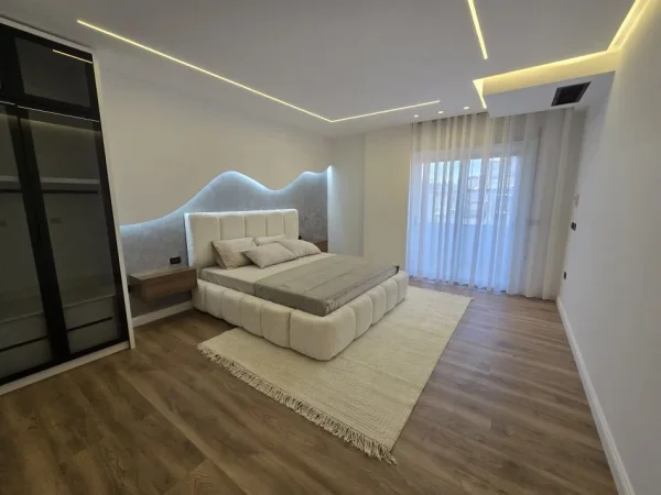 Tirane, shitet apartament 2+1+Ballkon , 109 m² 348.000 € 