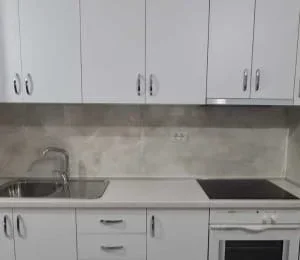 Tirane, jepet me qera apartament 1+1 Kati 2, 60 m² 360 € (Rruga e Elbasanit)