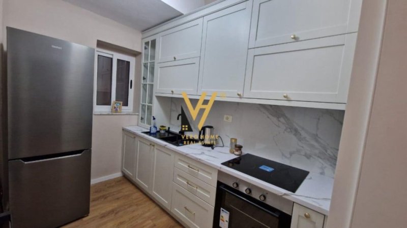 Tirane, jepet me qera apartament 1+1+Ballkon Kati 1, 65 m² 500 € (AMBASADA AMERIKANE)