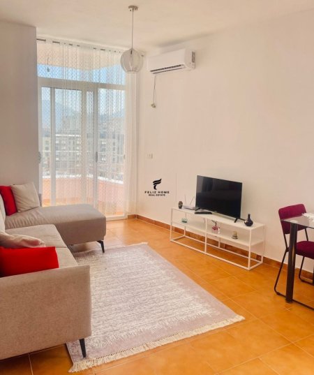 Tirane, jepet me qera apartament 1+1+Ballkon Kati 7, 65 m² 450 € (ASTIR)