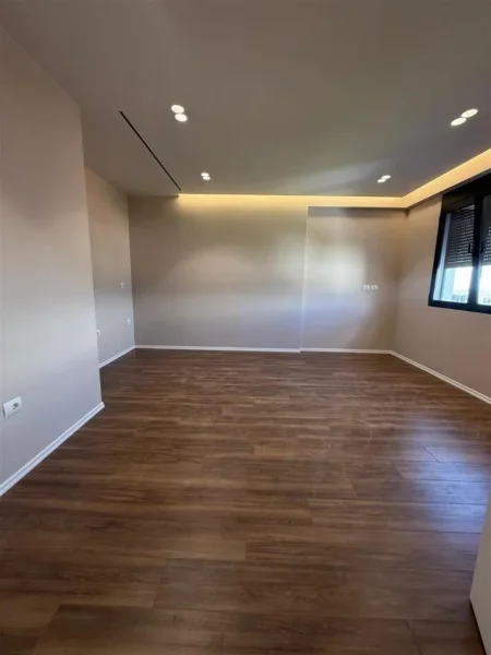 Tirane, shitet apartament 1+1+Ballkon Kati 2, 70 m² 120.700 € (Kodra e Diellit)