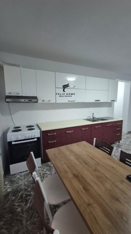 Tirane, jepet me qera apartament 2+1 Kati 4, 93 m² 550 € (SHESHI WILLSON)