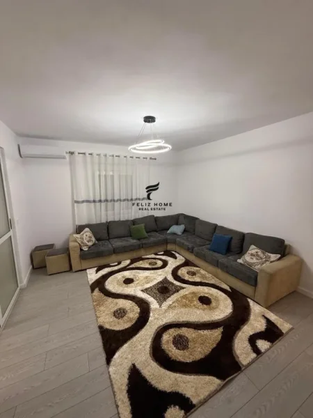 Tirane, jepet me qera apartament 2+1 Kati 2, 98 m² 550 € (ALI DEMI)
