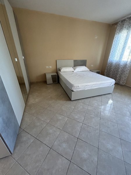 Vlore, jepet me qera apartament 1+1 Kati 4, 50 € (Vlore)