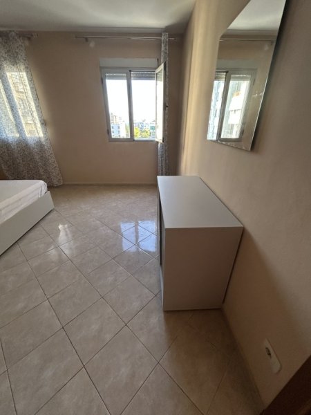 Vlore, jepet me qera apartament 1+1 Kati 4, 50 € (Vlore)