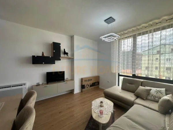 Tirane, jepet me qera apartament 1+1+Ballkon Kati 3, 60 m² 530 € (Bulevardi i Ri)