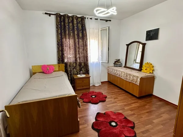 2+1 Xhamlliku (€450)