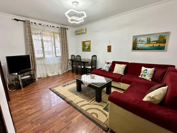 2+1 Xhamlliku (€450)