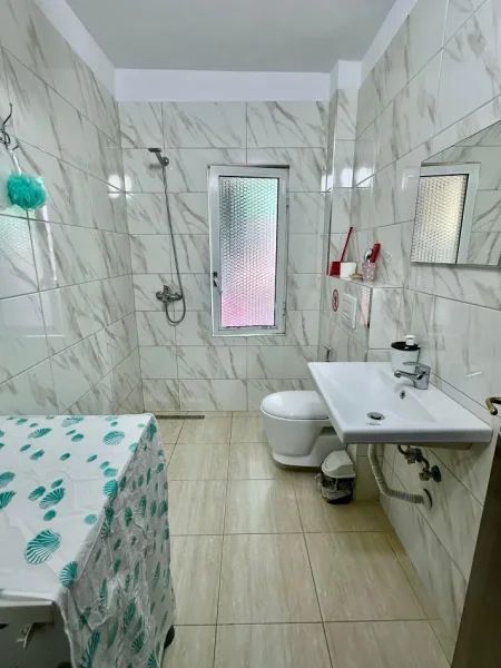 2+1 Xhamlliku (€450)