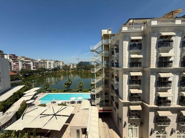 Tirane, jepet me qera apartament 3+1+Ballkon Kati 4, 134 m² 1.200 € (Liqeni i Thate)