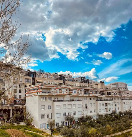 Tirane, jepet me qera apartament duplex 2+1+Ballkon Kati 1, 113 m² 1.100 € (Rezidenca Kodra e Diellit 2)