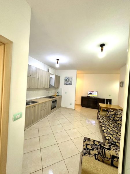 Tirane, jepet me qera apartament 2+1+Ballkon Kati 5, 110 m² 510 € (Ish Stacioni i Trenit,Rr.Karl Gega)