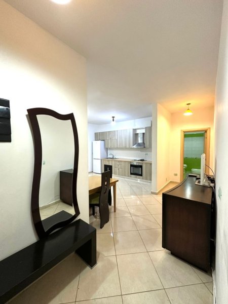Tirane, jepet me qera apartament 2+1+Ballkon Kati 5, 110 m² 510 € (Ish Stacioni i Trenit,Rr.Karl Gega)