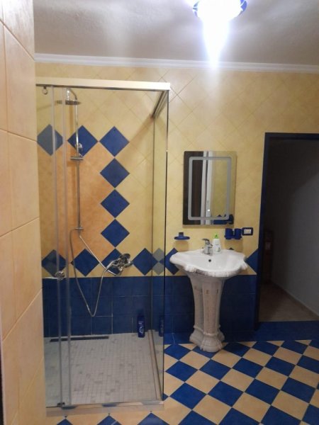 Jepet me qera Apartament 2+1 Rruga Gjik Kuqali