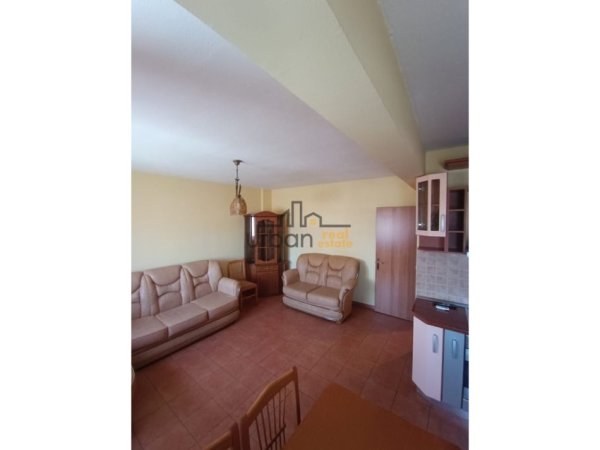 Tirane, jepet me qera apartament 1+1+Ballkon Kati 6, 70 m² 550 € (Parku i Autobusave)