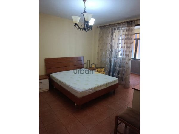 Tirane, jepet me qera apartament 1+1+Ballkon Kati 6, 70 m² 550 € (Parku i Autobusave)