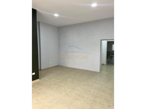Durres, jepet me qera ambjent biznesi Kati 0, 52 m² 350 € (PRANE KAZAZIT. DURRES)