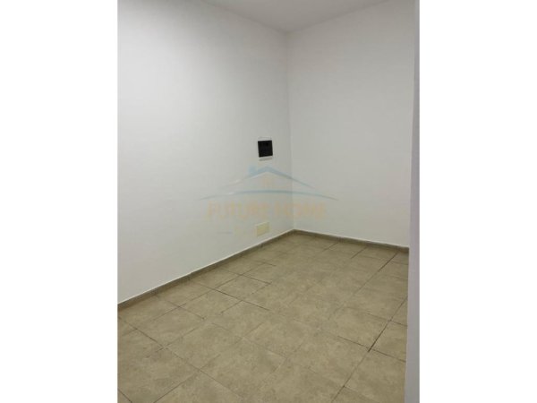 Durres, jepet me qera ambjent biznesi Kati 0, 52 m² 350 € (PRANE KAZAZIT. DURRES)