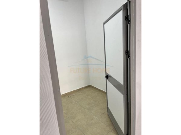 Durres, jepet me qera ambjent biznesi Kati 0, 52 m² 350 € (PRANE KAZAZIT. DURRES)