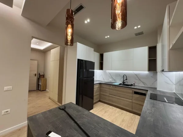 Tirane, shitet apartament 2+1 Kati 1, 117 m² 290.000 € (liqeni i thate)