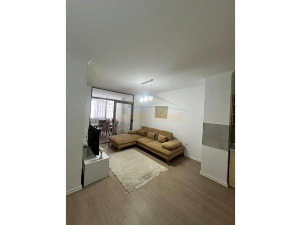 Durres, jepet me qera apartament 2+1 Kati 3, 100 m² 450 € (PRANE UKD, DURRES)