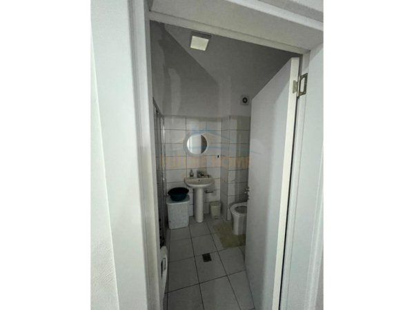 Durres, jepet me qera apartament 2+1 Kati 3, 100 m² 450 € (PRANE UKD, DURRES)