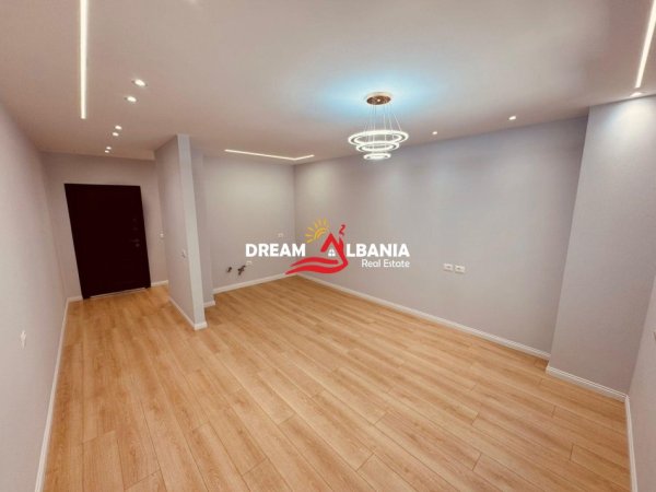 Tirane, shitet apartament 2+1 Kati 2, 93 m² 245.000 € (ne Rrugen e Myslym Shyrit)