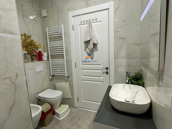 Tirane, jepet me qera apartament 2+1+Ballkon Kati 9, 105 m² 750 € (RRUGA KONGRESI I MANASTIRIT,XHAMLLIKU)