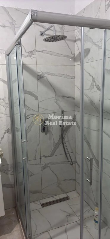 Tirane, jepet me qera apartament 1+1 Kati 1, 65 m² 300 € (Fresku)